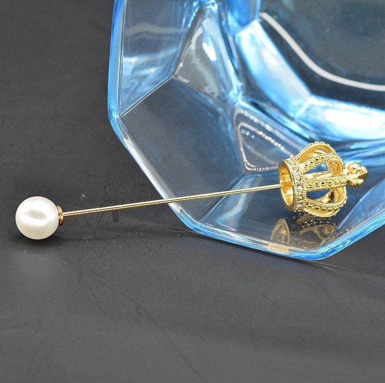 Monika Pearl Crown Brooch
