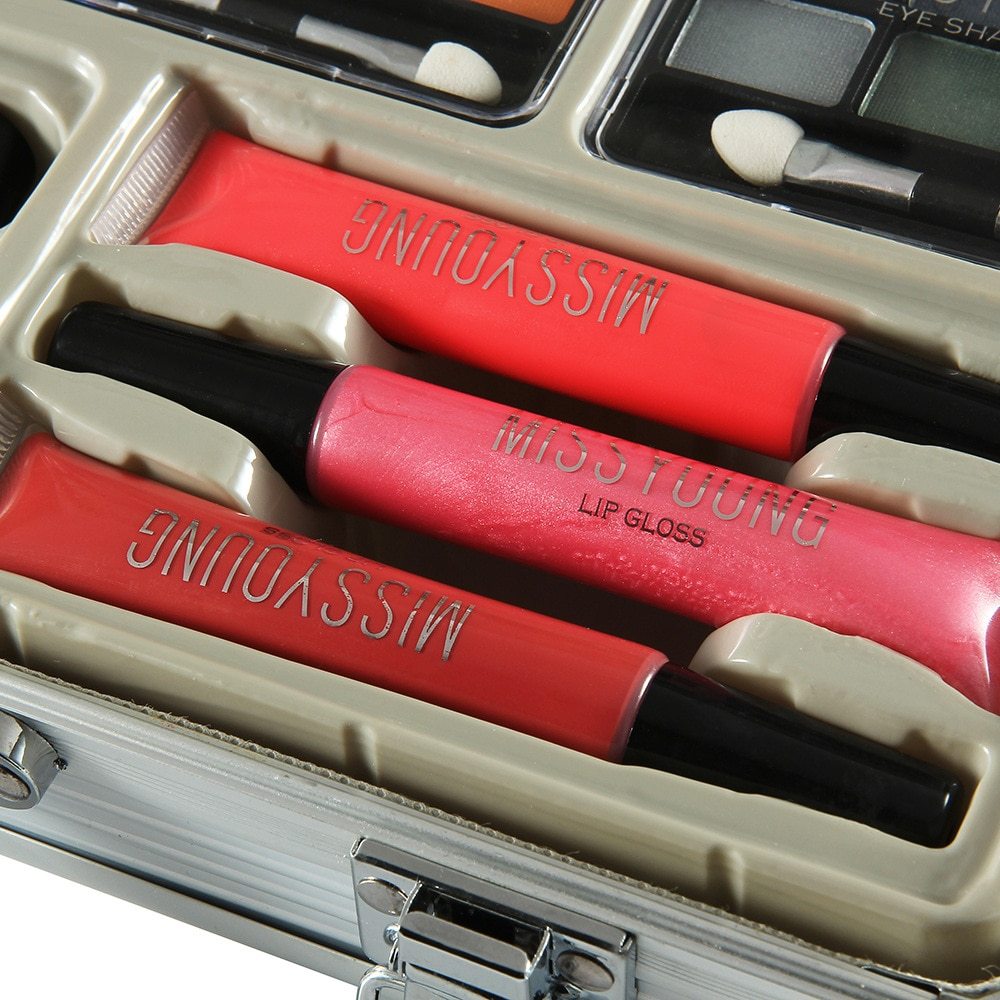 Makeup Kit for Artists | Monika Beauty