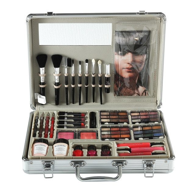 Makeup Kit for Artists | Monika Beauty