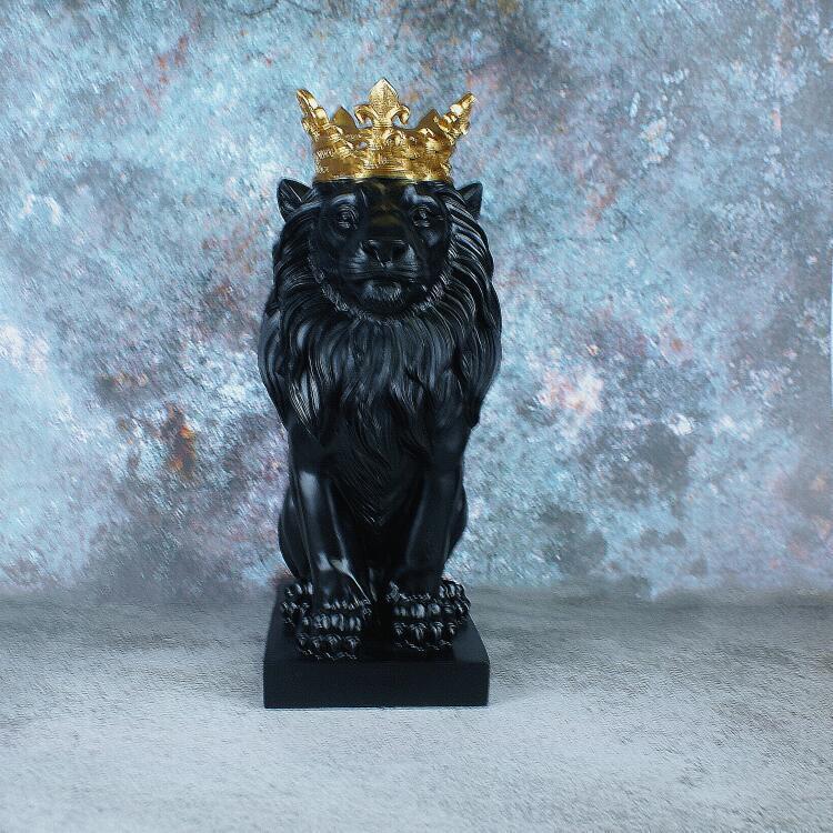 Monika King Lion Decor