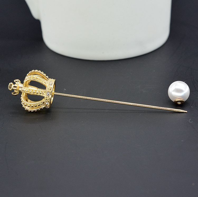 Monika Pearl Crown Brooch
