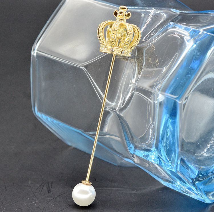 Monika Pearl Crown Brooch